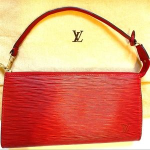LOUIS VUITTON EPI POCHETTE❤️